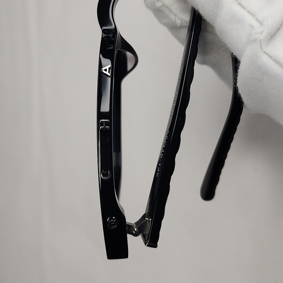 Chanel Sunglasses letters on top - Picture 12 of 17